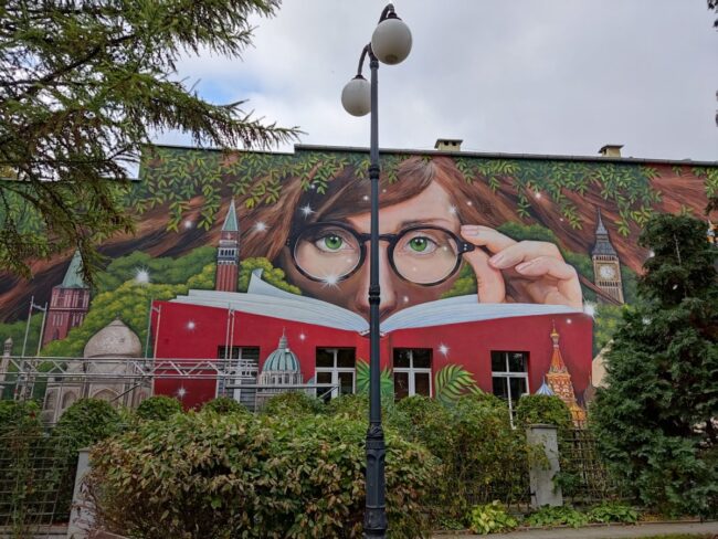 mural na Bibliotece Miejskiej w Drawsku Pomorskim
